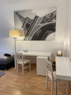 Apartment Leipziger Straße - 3 Schlafzimmer - 4 Betten - Balkon - gratis Stellplatz - SmartTV